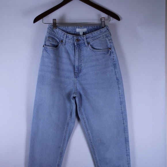 H&M Light Wash High Waisted Tapered Jeans - Size US 6 - Picture 1 of 10